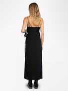 Robe Ramelil 100% Soie - Robe longue esprit lingerie en soie, avec fente, bretelles ajustables avec strass, broderie ailes dos et dentelle.