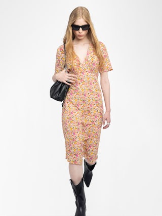 Rhodral Kleid - Midikleid aus bedruckter Viskose, kurze Ärmel, V-Ausschnitt und Metallflügel am vorderen Ausschnitt.