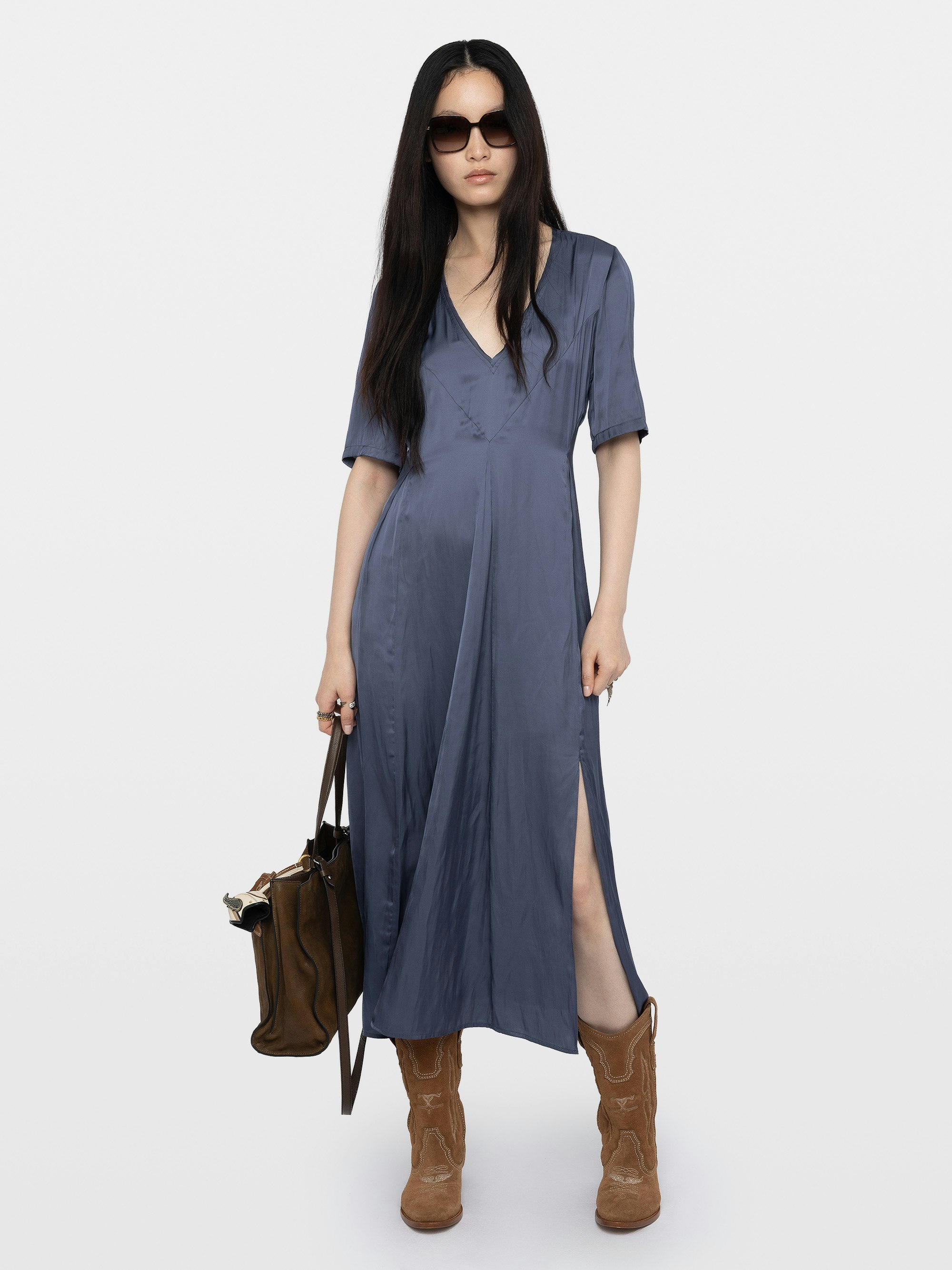 Dress Rodalan Satin - Long dress in Japanese satin with short sleeves and side slit.