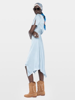 Dress Reforme Satin - Asymmetric midi dress in Japanese satin with short sleeves, wrap style.