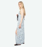 Robe Ramelil - Robe longue esprit lingerie en viscose imprimée, avec fente, bretelles ajustables, broderie ailes dos et dentelle.