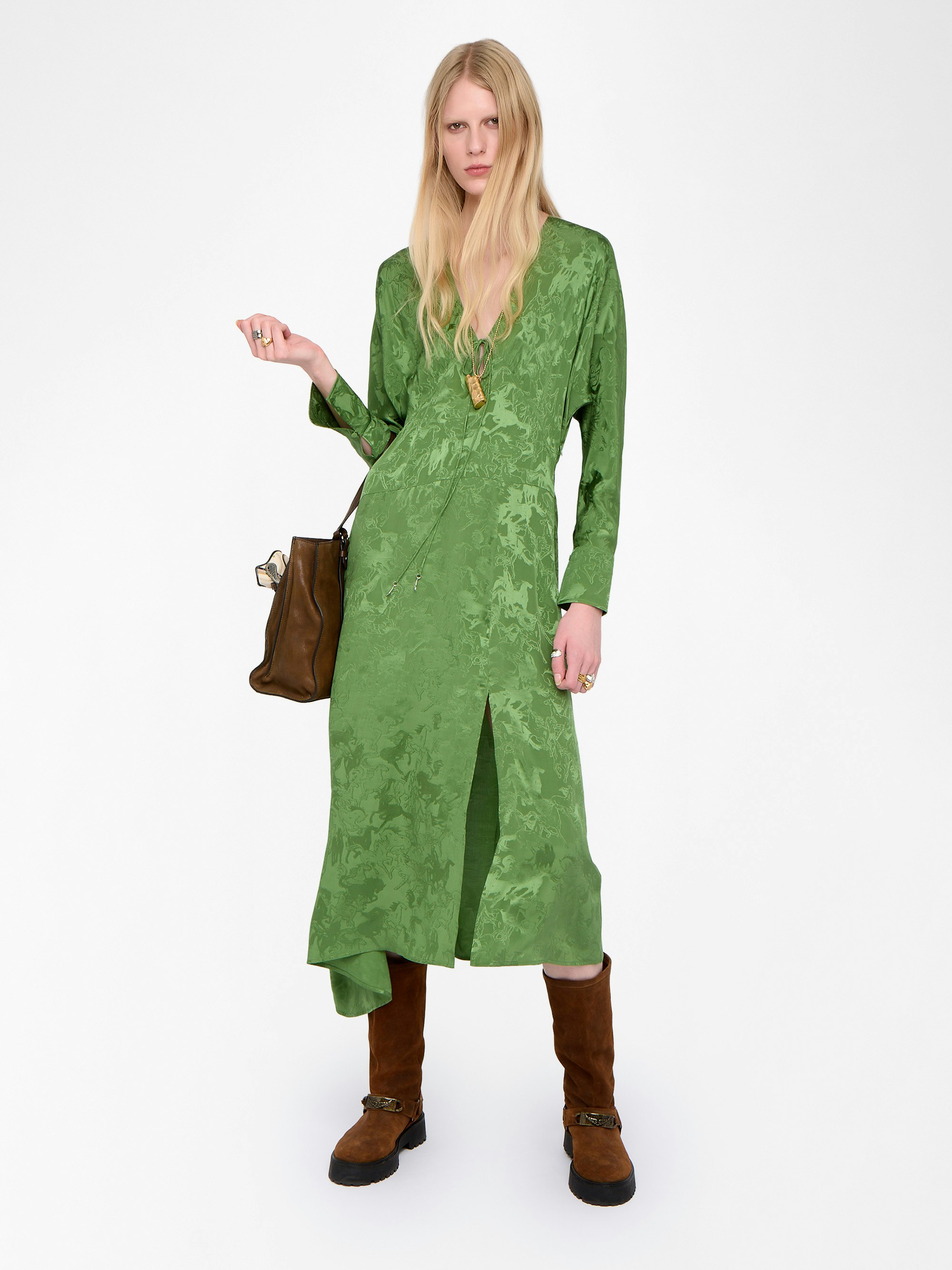 Vestido Rouna 100% Seda - Vestido largo asimétrico en seda jacquard, con abertura y mangas largas.