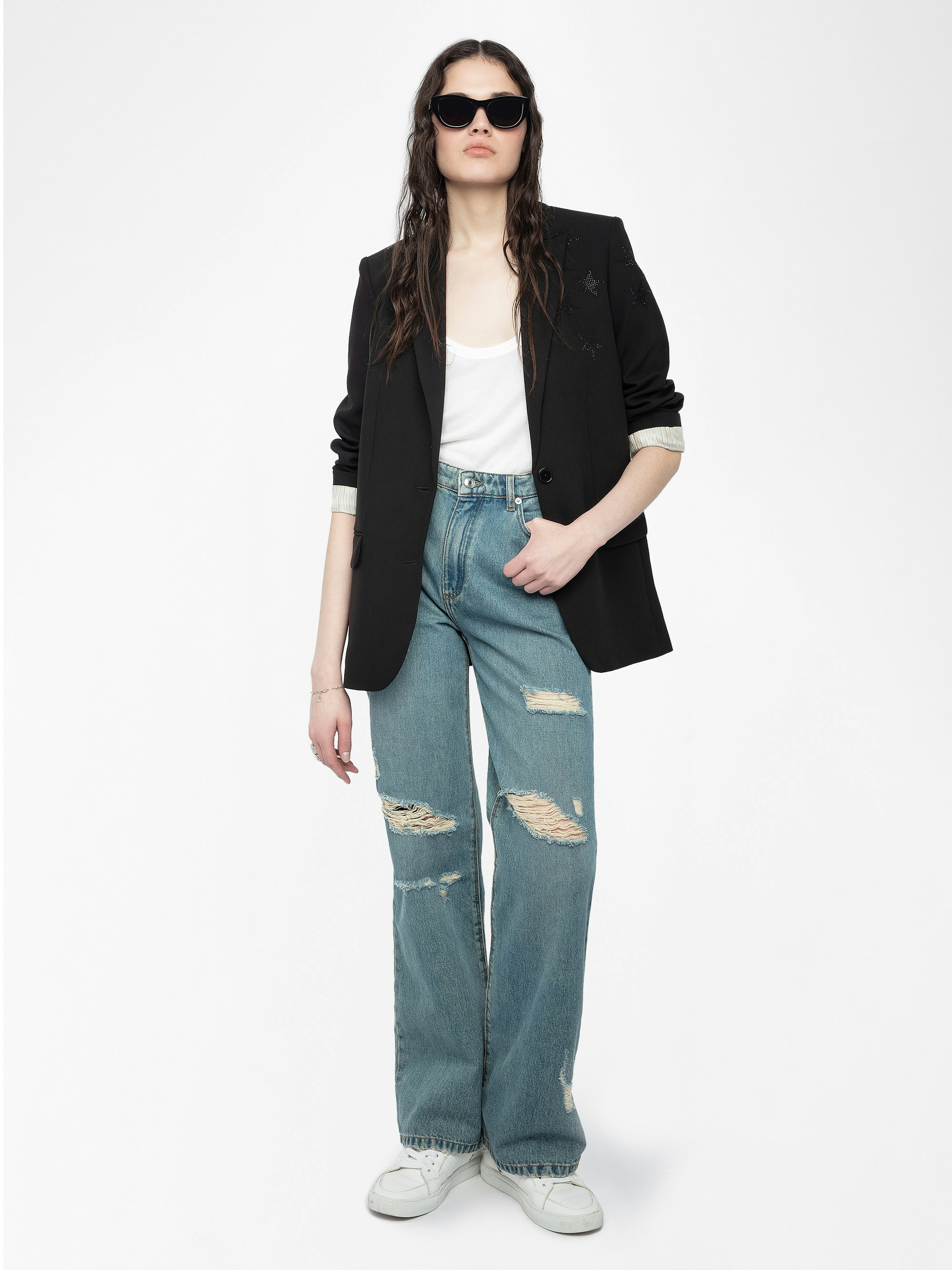 Elio Jeans - Effortless, timeless, undeniably cool. The Elio jeans channel vintage inspiration with a relaxed straight-leg fit and perfectly lived-in wash. A subtle embroidered heart adds a touch of romance to their rebellious spirit. Designed to move with you, they’re the perfect blend of comfort and rock ‘n’ roll attitude. Wear them your way—raw, rolled, or undone.