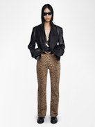 Jean Evy - Wide-fit multi-pocket trousers in leopard print denim.