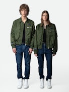 Jacke Bolid - Khakifarbene Jacke mit Reißverschluss, Taschen und Verzierungen von Humberto Cruz.