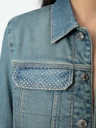 Chaqueta Kioky Vaquera - Chaqueta vaquera ajustada con botones, strass y múltiples bolsillos.