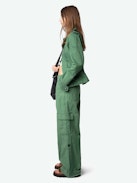 Parka Klimi - Parka in stile militare in cotone lavato, borchie, tasche multiple e firma ad ala sul retro.