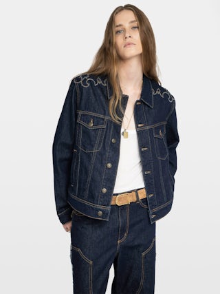 Blouson Bases Denim - Blouson en denim, découpes esprit western, manches longues, multi poches et fermeture boutonnée.