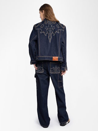 Bases Denim Jacket - Denim jacket, western-inspired cuts, long sleeves, multiple pockets and button fastening.
