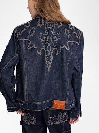 Bases Denim Jacket - Denim jacket, western-inspired cuts, long sleeves, multiple pockets and button fastening.