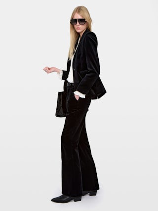 Prevy Velours Trousers - Tailored trousers in smooth velvet, low-waisted, flared and multi-pocket.