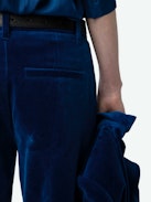 Prevy Samthose - Samthose mit ausgestelltem Bein und mittelhoher Taille.