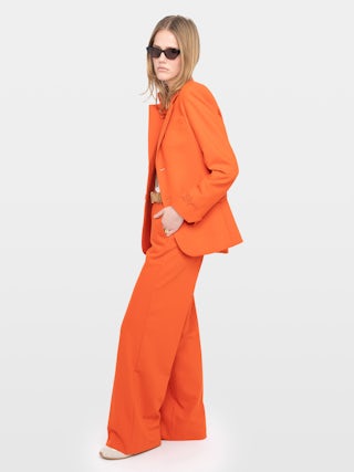 Trousers Panol - Tailored trousers with a relaxed straight leg in a solid colour.