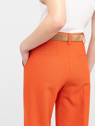 Trousers Panol - Tailored trousers with a relaxed straight leg in a solid colour.