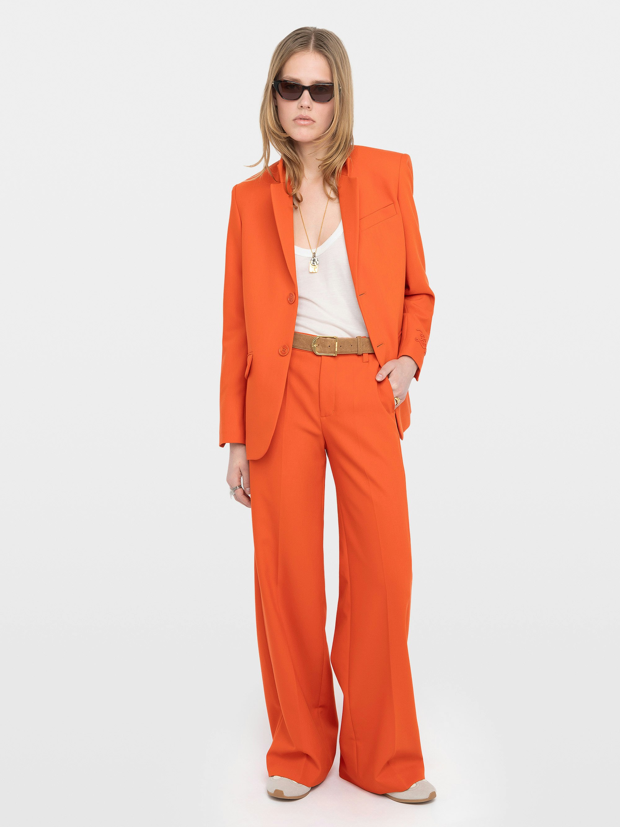 Trousers Panol - Tailored trousers with a relaxed straight leg in a solid colour.