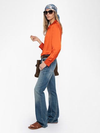 Blouse Tink Satin - Satin blouse with open neckline, long sleeves and gathered details.