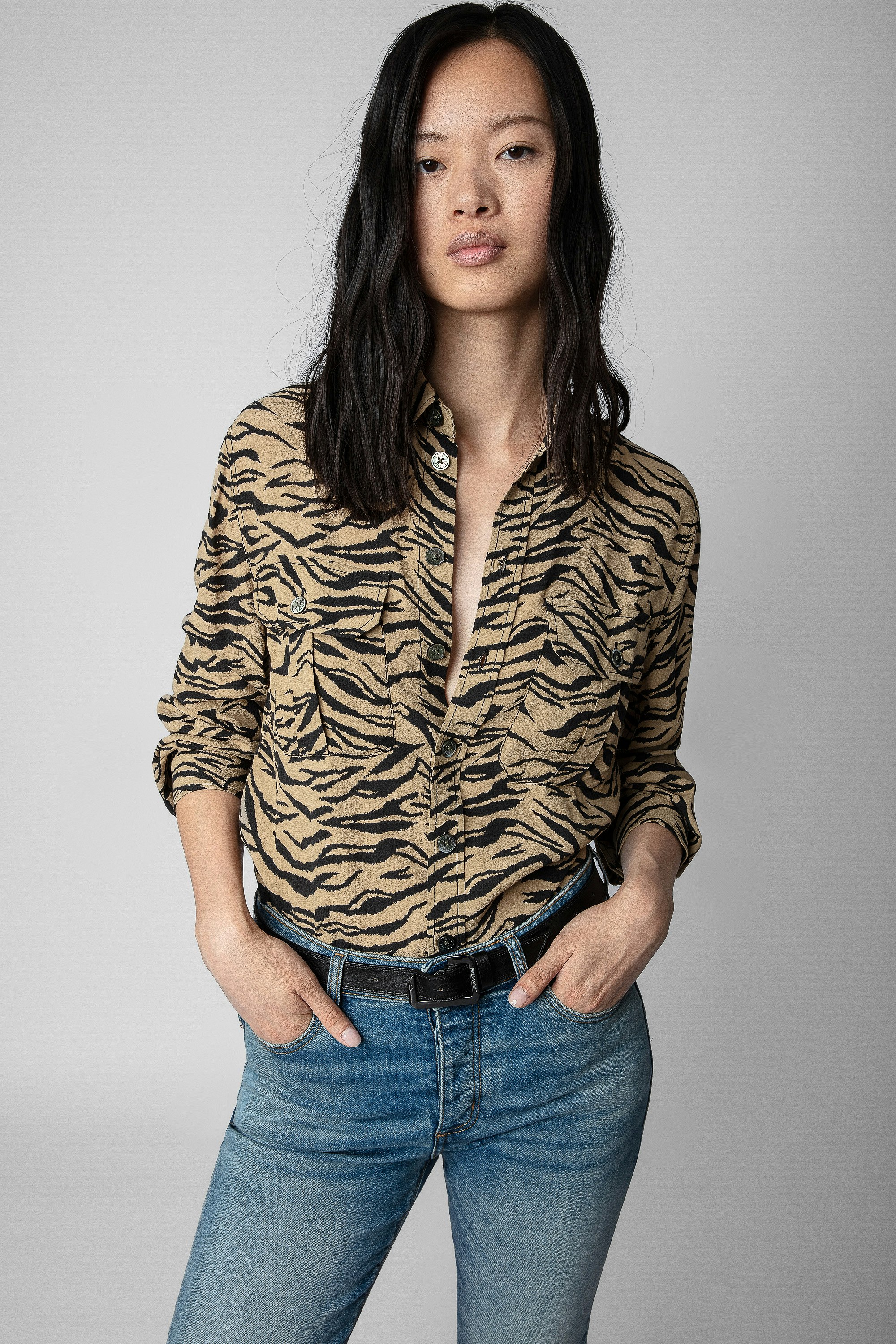 Teros Tiger Shirt - Women’s Naturel shirt with tiger print and button fastening