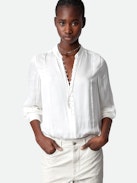 Blouse Twina Satin - Blouse en satin blanc boutonnée à manches longues.