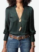 Camisa Tinous de Satén - Camisa de satén con cuello de pico, de manga larga, con botones de bisutería con strass en los puños.