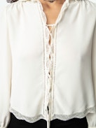 Camicia Topzyl Strass Seta - Camicia corta stile lingerie in seta écru con fasce in pizzo decorate da strass e laccetti da annodare.