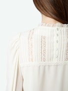 Camicetta Thena 100% Seta - Camicetta stile lingerie in seta con pizzo intarsiato.