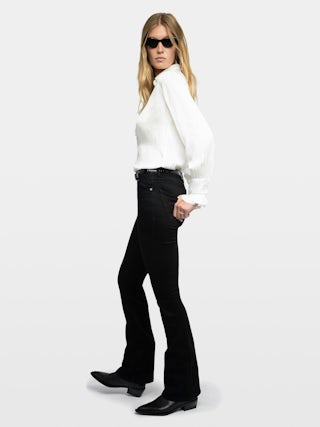 Camisa Thely Satin - Camisa de satén japonés crudo de manga larga, puños fruncidos y bordado fishnet con las alas metálicas emblemáticas en la espalda.