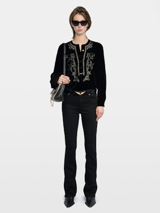 Tigy Blouse - Loose-fitting velvet blouse with neckline embroidery, long sleeves.