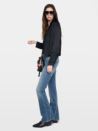 Blouse Tussi Satin - Blouse en viscose unie, manches longues et fermeture croisée boutonnée.