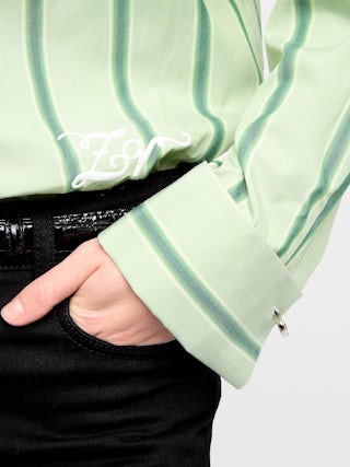 Morning Shirt - Oversized shirt in striped poplin, chest patch pocket, cuff and buttonhole embroidery.