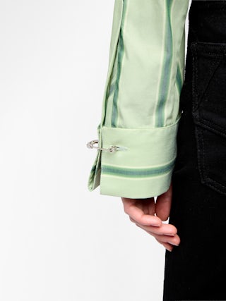 Hemd Morning - Oversize-Hemd aus gestreifter Popeline, aufgesetzte Brusttasche, Stickerei am Ärmel und Knopfloch.