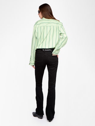 Hemd Morning - Oversize-Hemd aus gestreifter Popeline, aufgesetzte Brusttasche, Stickerei am Ärmel und Knopfloch.