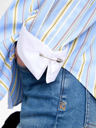 Camisa Morning - Camisa oversize de popelina a rayas con bordado, cuello y puños en contraste.