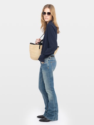 Thely Shirt - Viscose shirt with long sleeves, button fastening and wing embroidery with exclusive French lace on the back.