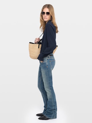 Thely Shirt - Viscose shirt with long sleeves, button fastening and wing embroidery with exclusive French lace on the back.