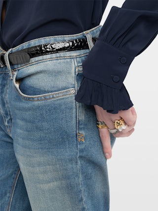 Thely Shirt - Viscose shirt with long sleeves, button fastening and wing embroidery with exclusive French lace on the back.