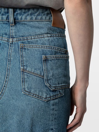 Skirt Jinko Denim - Mid-length washed denim skirt with asymmetric fastening, slit, pockets and panels.