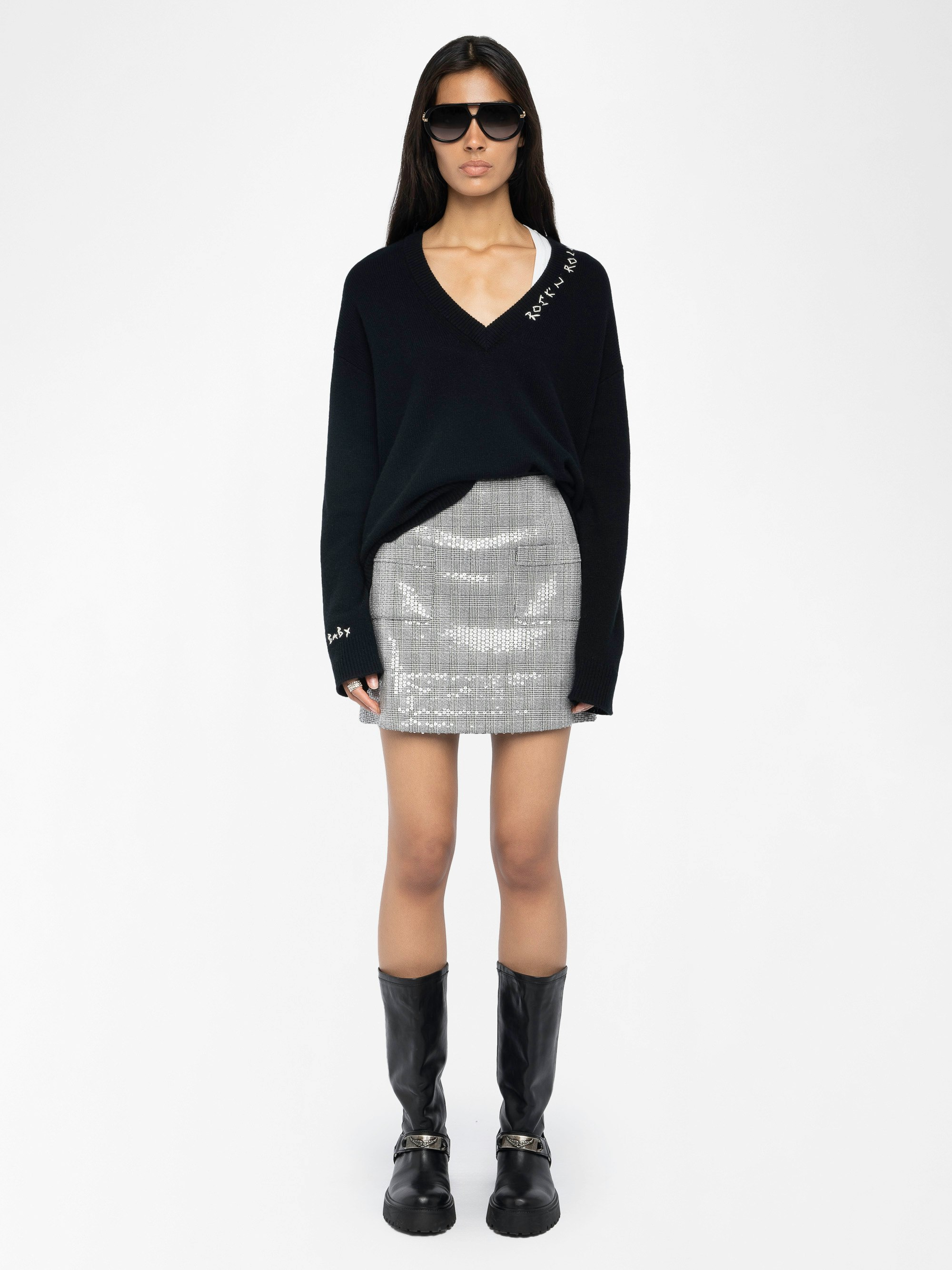 Jaime Skirt - Short straight tailored skirt with sequins, patch pockets at the front and zip fastening at the back.