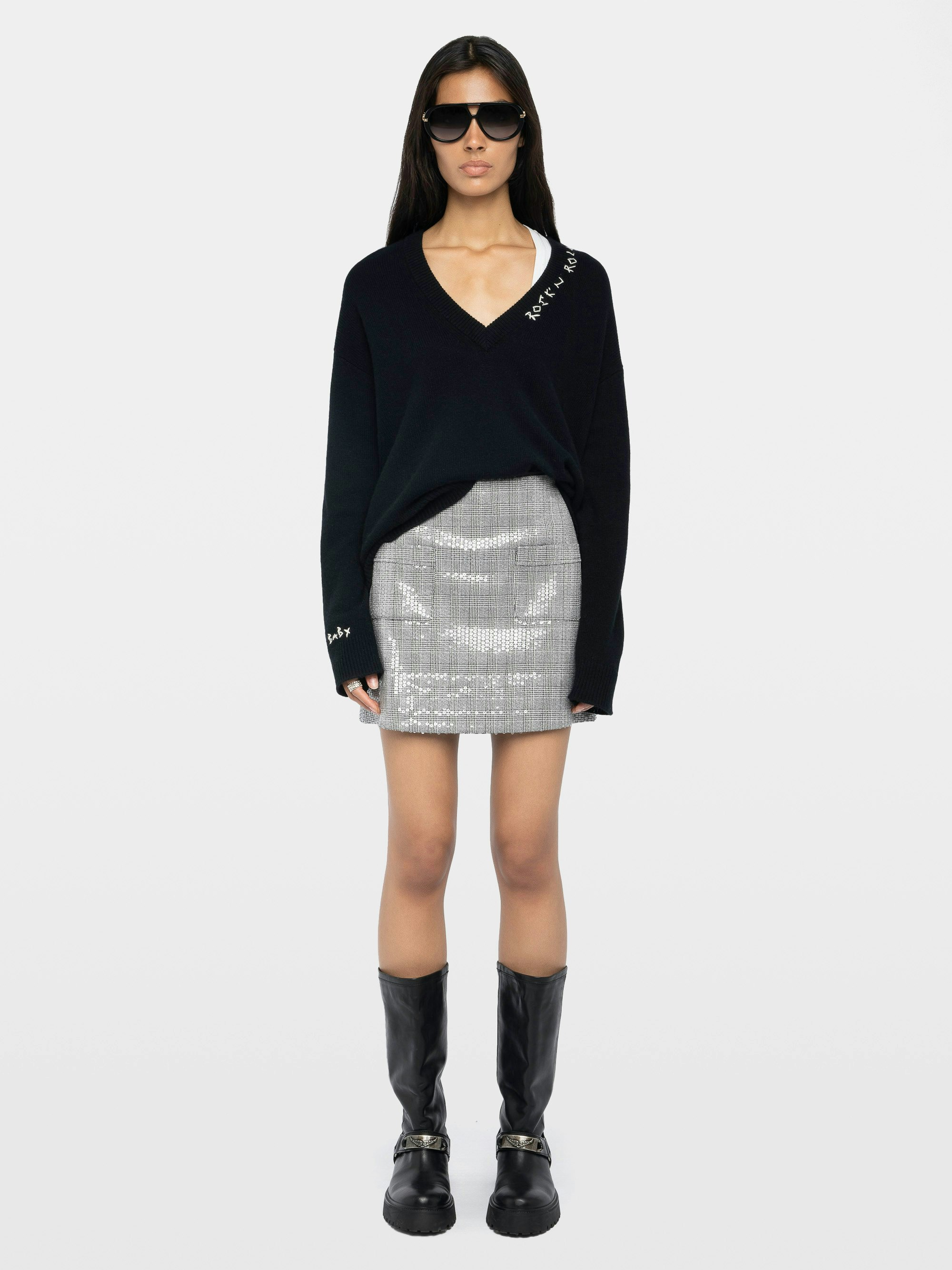 Jaime Skirt - Short straight tailored skirt with sequins, patch pockets at the front and zip fastening at the back.