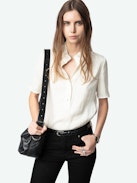 Satin Top Topher - Satin top with short sleeves and button fastening.
