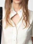 Top Topher Satin - Top de satén con mangas cortas y cierre abotonado.