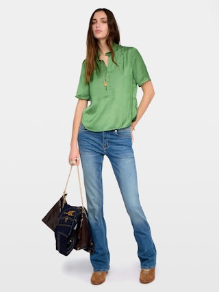 Top Topher Satin - Top de satén, mangas cortas y cierre abotonado.