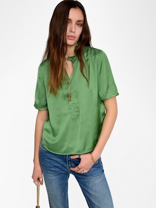 Top Topher Satin - Top en satin, manches courtes et fermeture boutonnée.