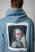 Sudadera Sanchi Photoprint - Sudadera de hombre de algodón azul celeste adornada con un estampado fotográfico en la espalda