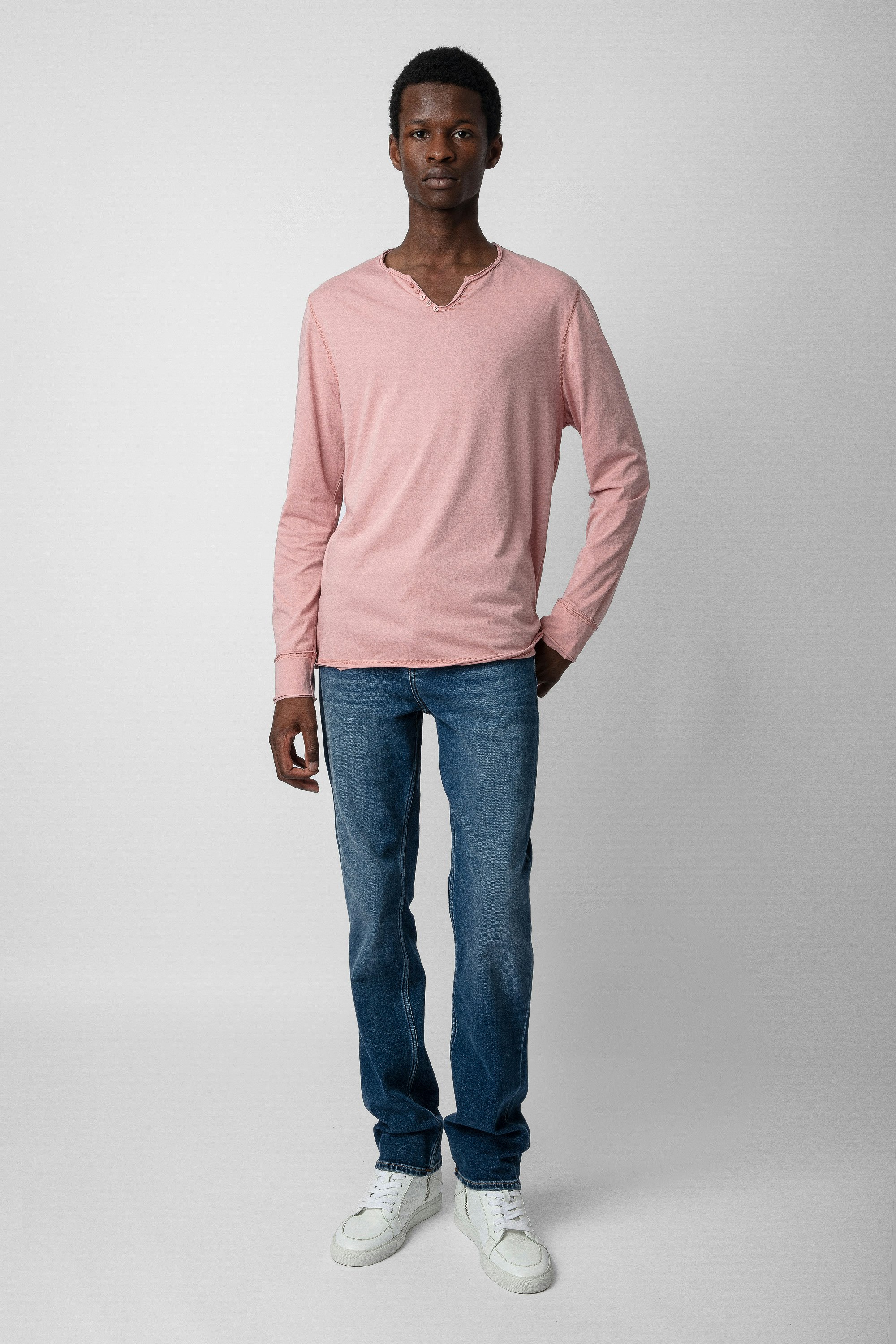 Monastir T-shirt - Men’s pink cotton long-sleeved Henley T-shirt.