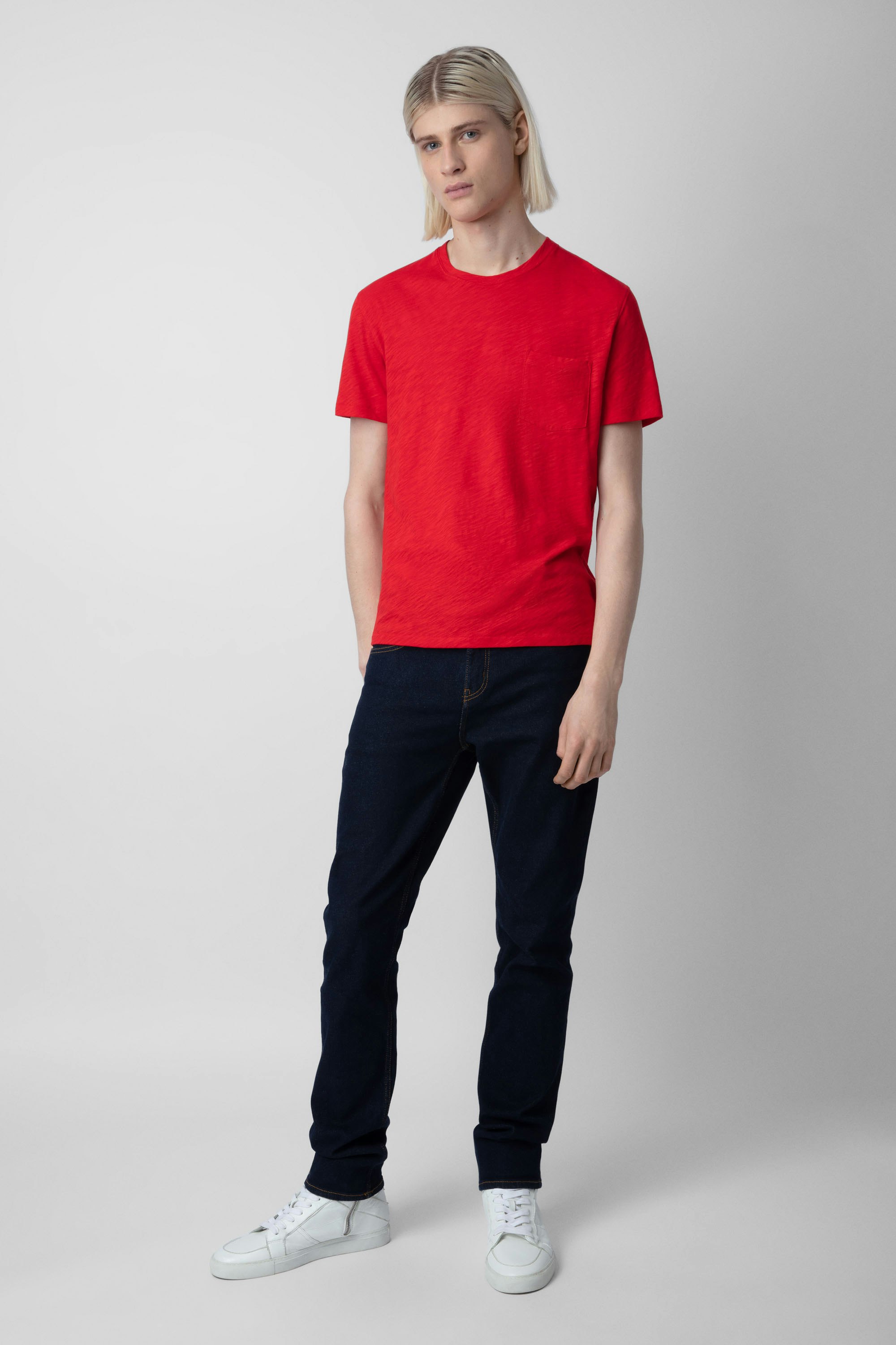 Stockholm Ｔシャツ - Men’s red slub cotton T-shirt with a chest pocket and Skull motif on the back.