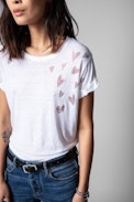 Camiseta Anya Heart - Camiseta blanca de mujer con corazones de strass