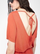 Ella T-shirt - Short-sleeved t-shirt with open back and drawstring with wing charms.