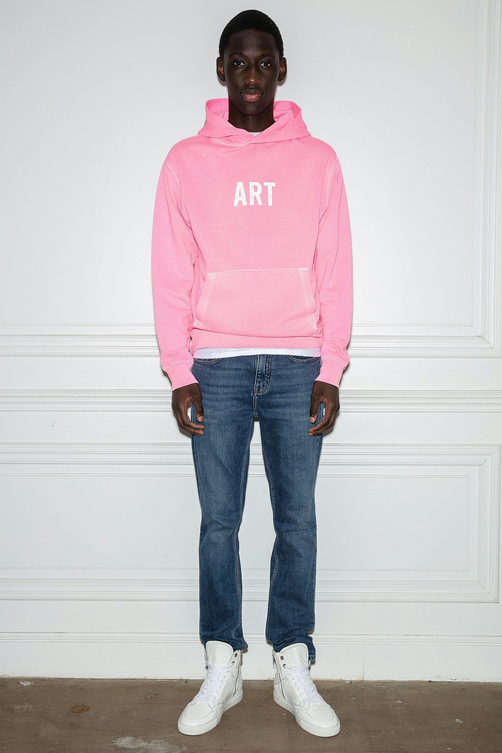 Sanchi Sweatshirt Men’s hoodie in pink cotton with “Art” slogan