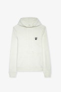 Pullover Hewitt - Ecrufarbener Herren-Kapuzenpullover aus Merinowolle, verziert mit einem Skull-XO-Patch auf der Brust.