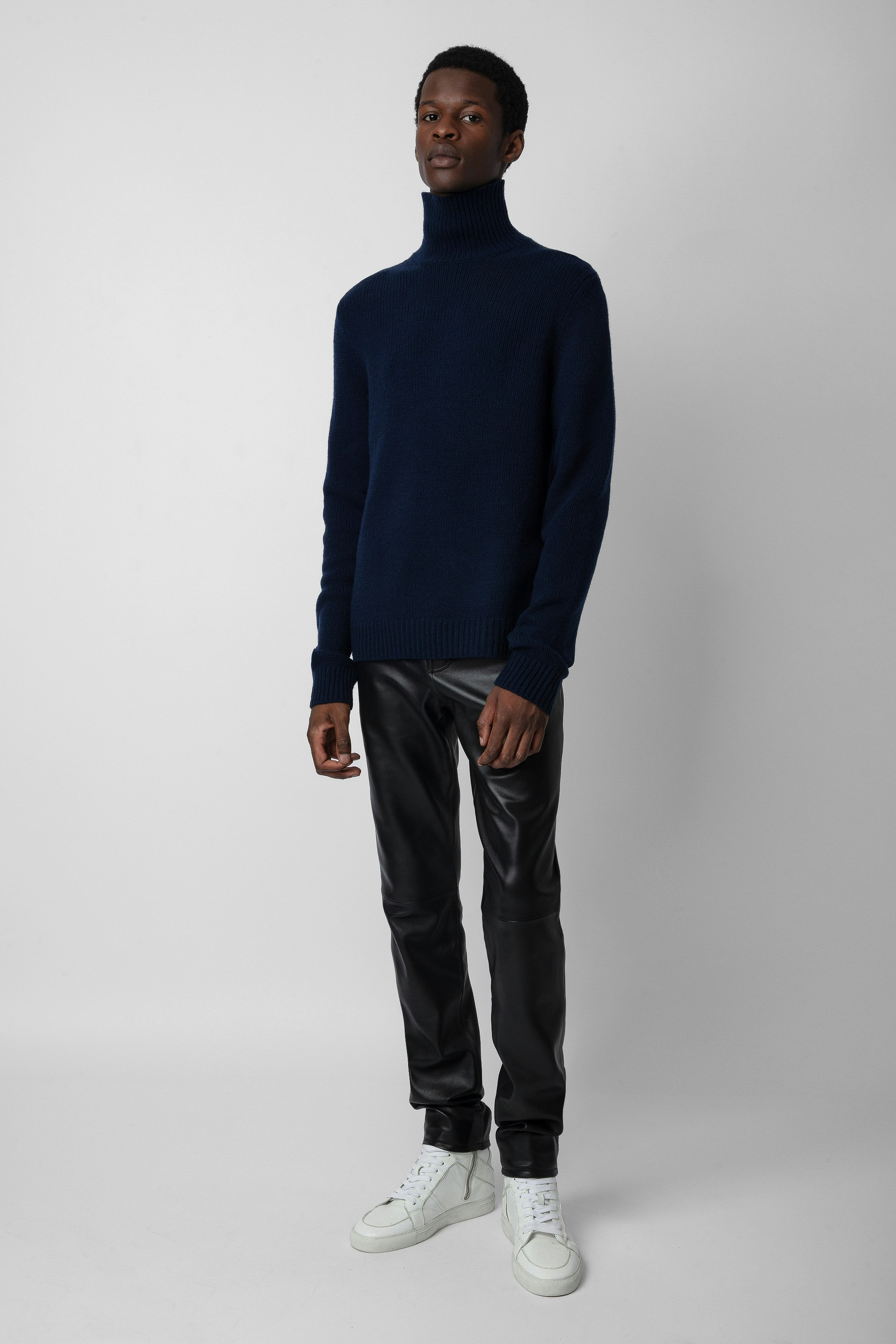 Pull Jumper - Men’s value merino wool jumper with high collar and arrow motifs on back.